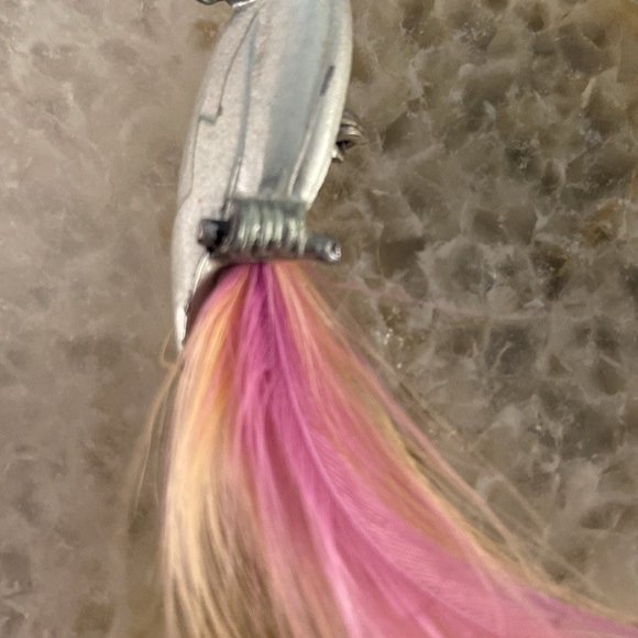 XxSOLDXX Vintage Parrot brooch in silver w real feathers collectible - Picture 3 of 7